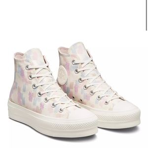 _NWT Converse Chuck Taylor All Star Lift printed sneakers in arctic pink …
